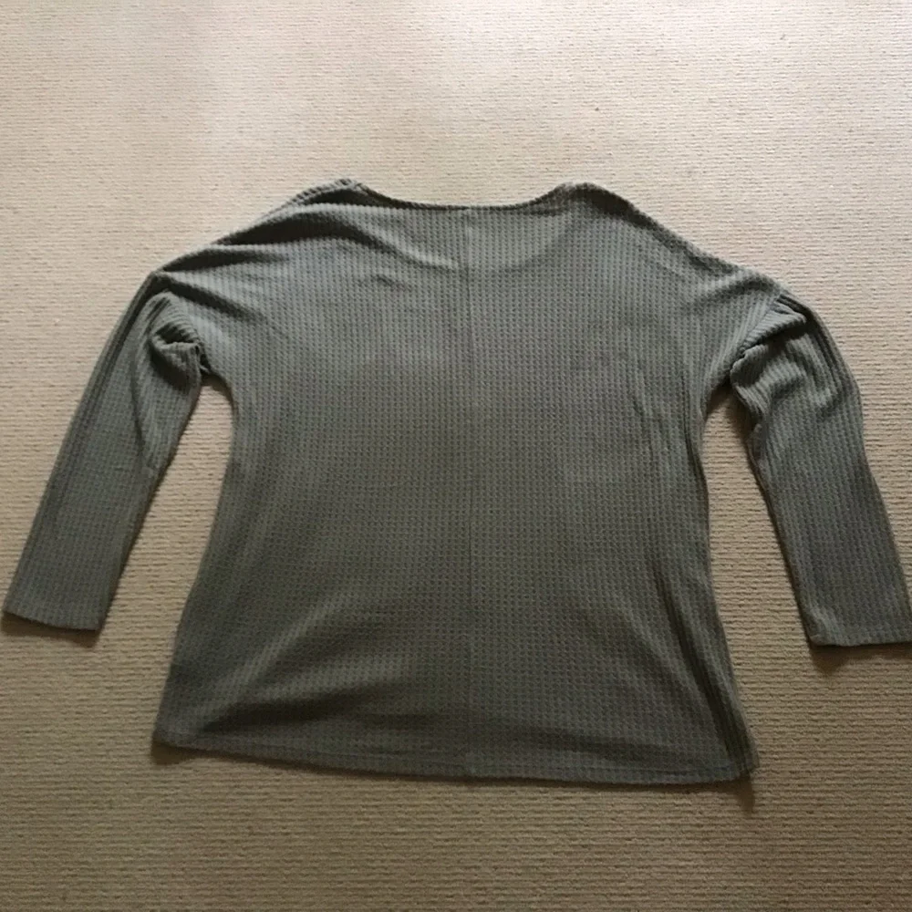 💥3/$10 Pullover Sweater - Picture 2 of 7